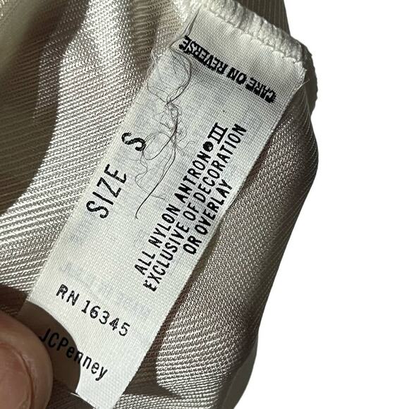 Vintage 90s Nylon Half Slip - Cream Antron III Lace Trim Skirt - Picture 6 of 14